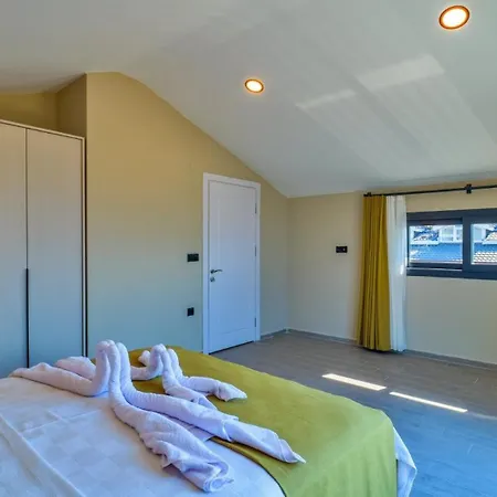 4 Bedroom - 3047 Villa