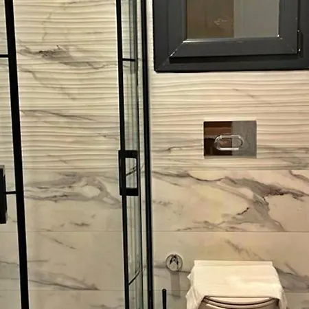 4 Bedroom - 3047 Villa