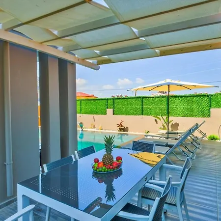 4 Bedroom - 3047 Villa