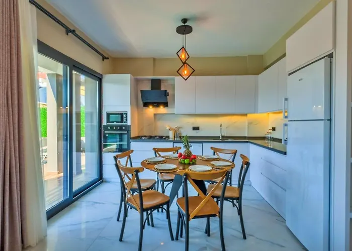 4 Bedroom - 3047 וילה