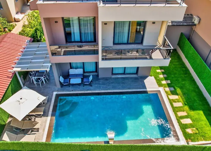 4 Bedroom - 3047 וילה *