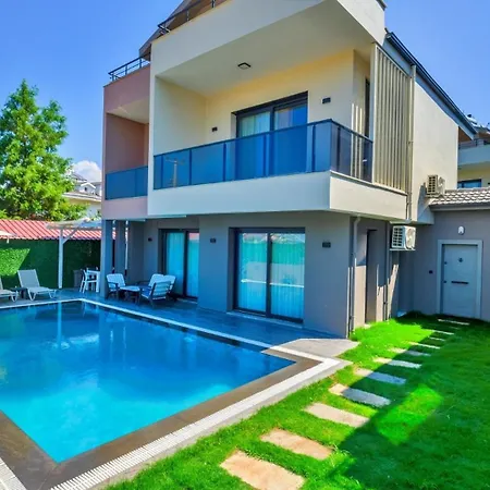 4 Bedroom - 3047 别墅 *