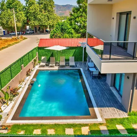 4 Bedroom - 3047 Villa