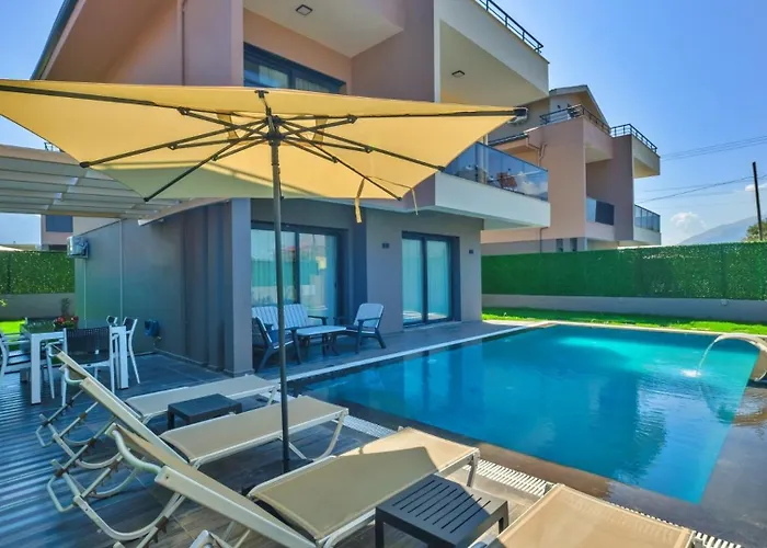4 Bedroom - 3047 *